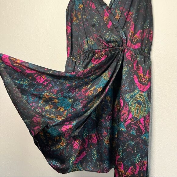 BCBGeneration faux wrap satin dress EUC 🌺small🌺 - Picture 4 of 8